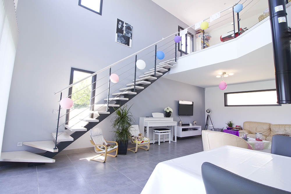 maison valtrea escaliers
